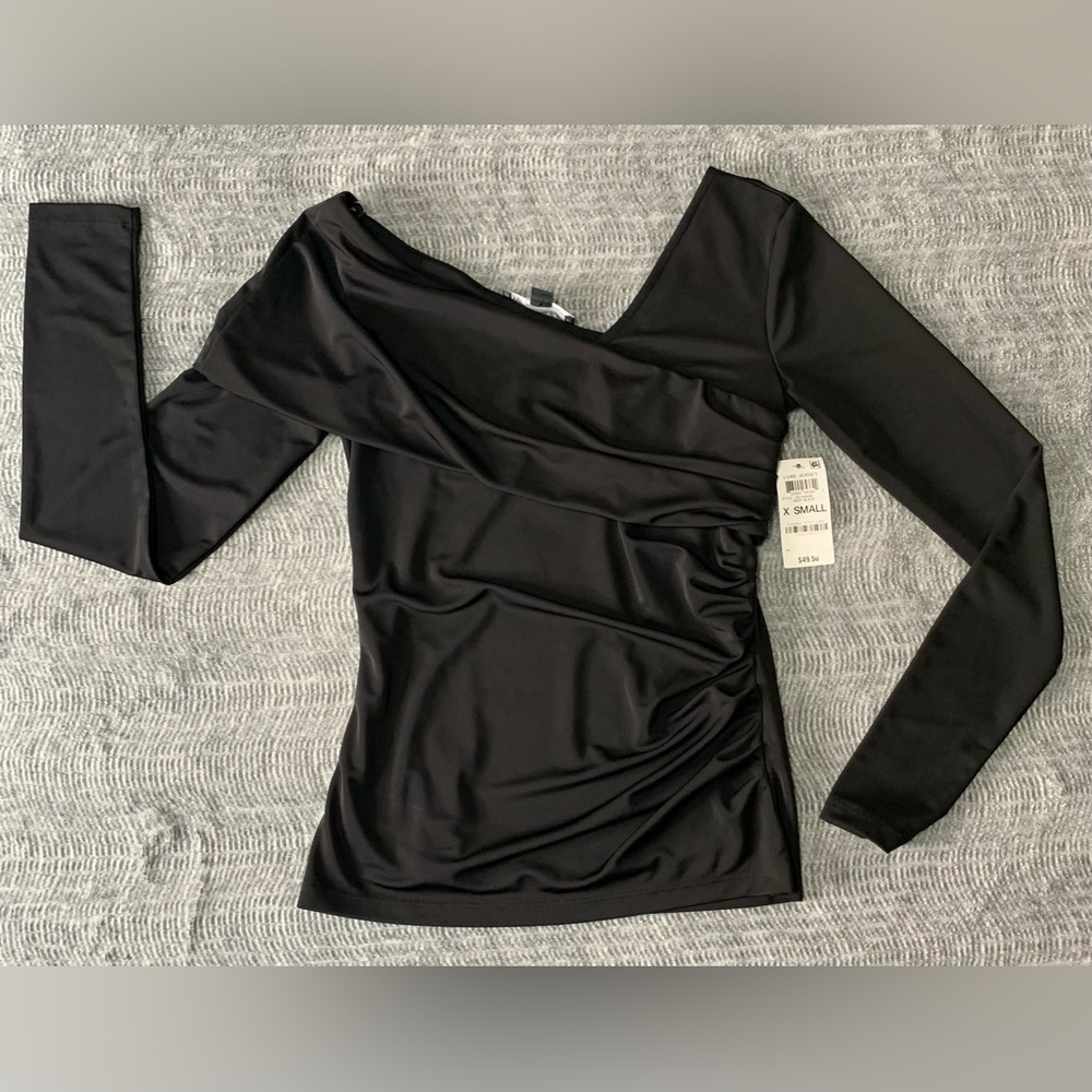 3/$30 I.N.C Long-Sleeve Asymmetric
Ruched Shirt XS NWT
INC International Concept